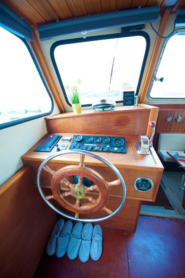 Homeboat-Bateau Hotel Женева Экстерьер фото